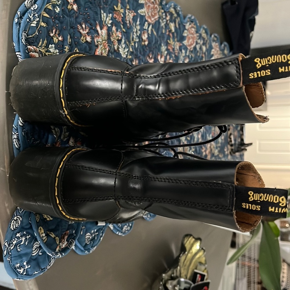 Leona Doc Martens excellent condition